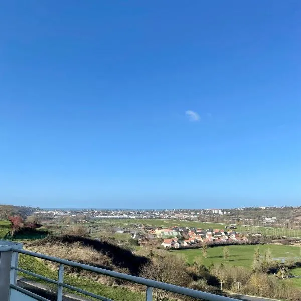Le Panorama, échappée mer Dieppe & parking privé、Rouxmesnil-Bouteillesのホテル