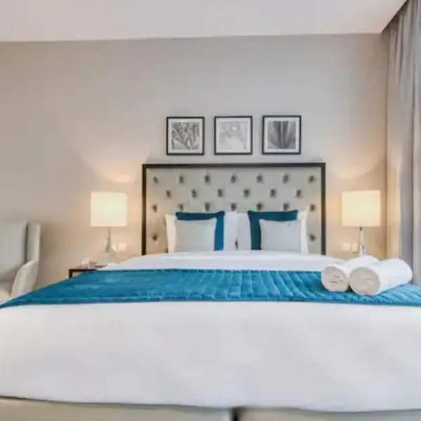 Luxurious studio fully furnished 5 stars hotel facilities in Dubai South, hotel in Dubai