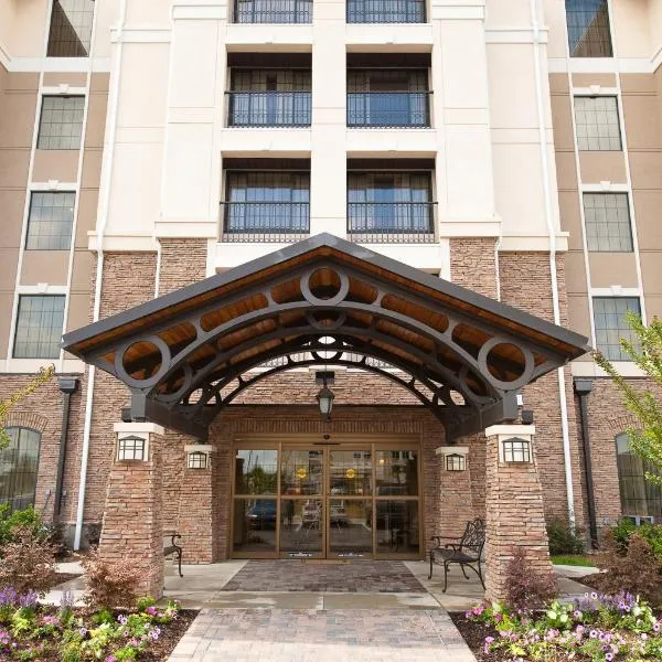 Staybridge Suites North Charleston by IHG, hotel in Charleston