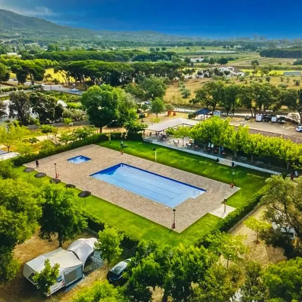 Camping Castell D'aro, hotel in Platja  d'Aro