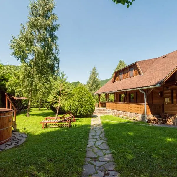 Case la cheie Várlak, hotel in Sub Cetate