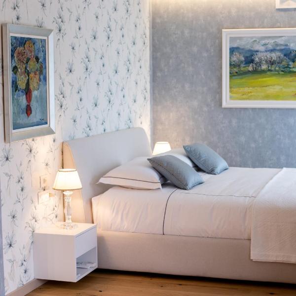 Seven Luxury Suites, Tirana