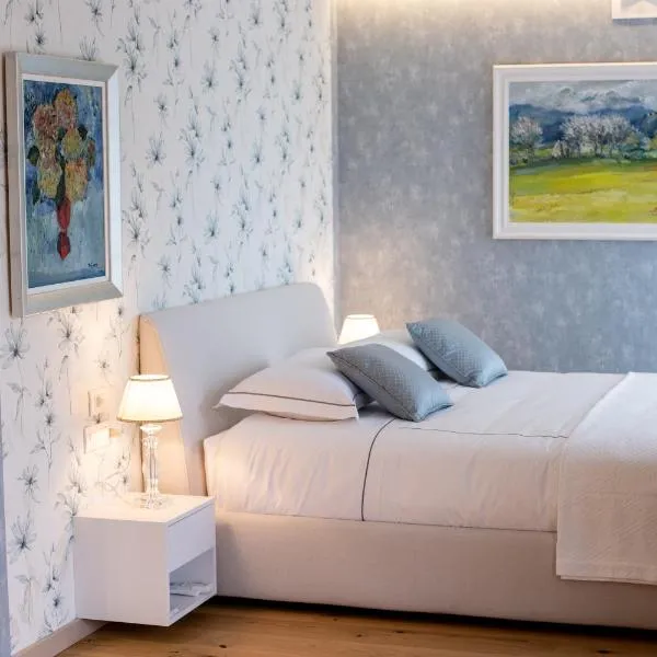 Seven Luxury Suites, hôtel à Tirana