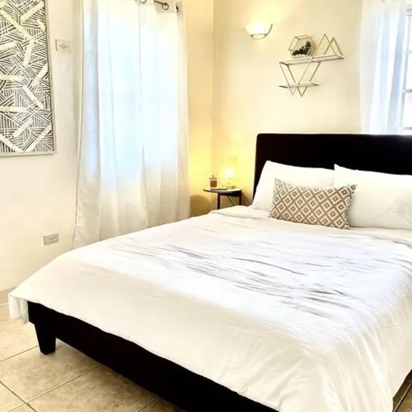 beautiful 4 bedroom tumon house, ξενοδοχείο στο Tamuning