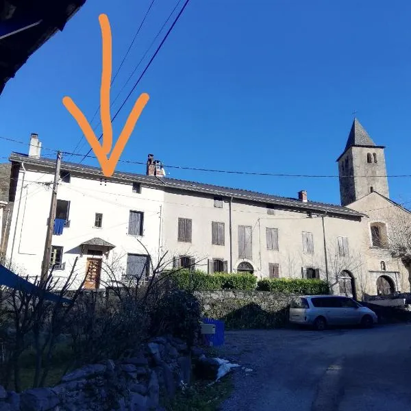 Grand gîte au coeur d'un charmant village, hôtel à Miglos