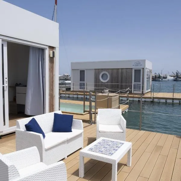 Houseboat Floatart Experience Bisceglie、ビシェーリエのホテル