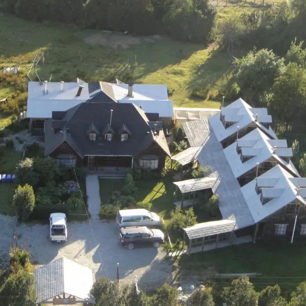 Hosteria Catalina sm, hotel in Hornopiren