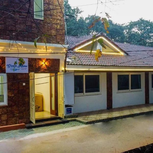 Grande Alpine Hotel, hotel in Vagator