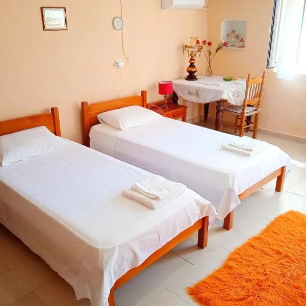 Akis Garden, hotel em Anemómylos