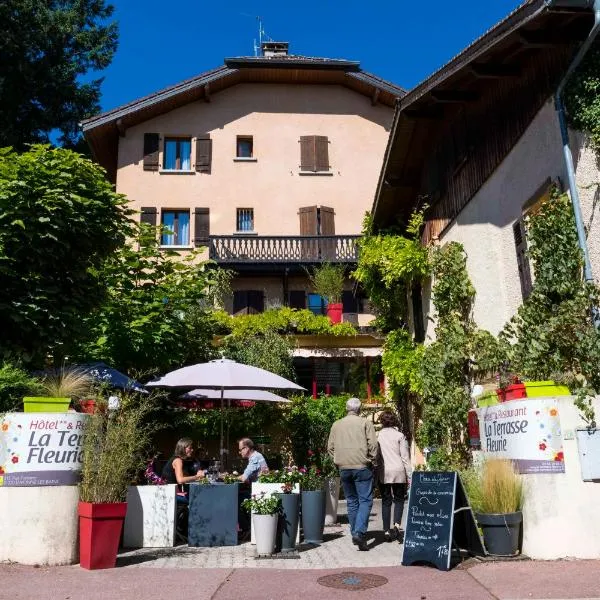 La Terrasse Fleurie, Logis, Hôtel et Restaurant, hótel í Divonne-les-Bains