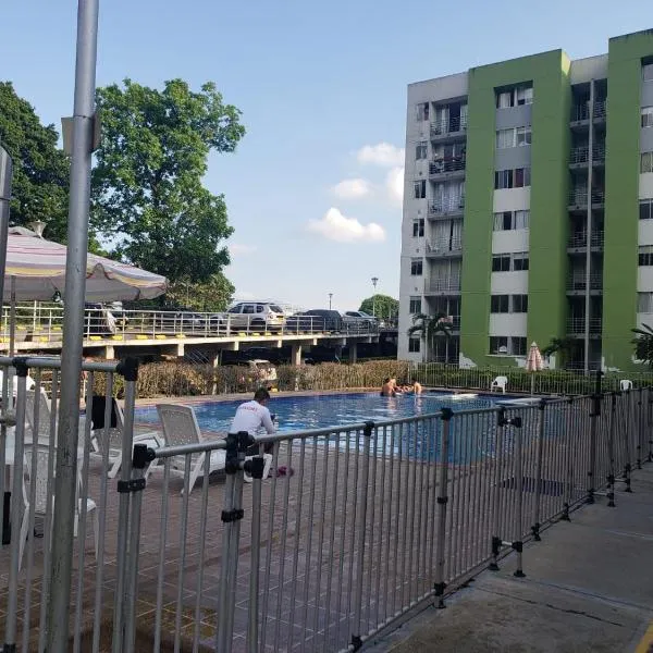 Ibague, Apartamento amoblado, cómodo y bien ubicado cerca al centro comercial la estación, ξενοδοχείο σε Ibagué