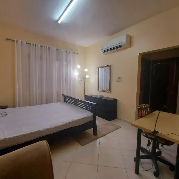 Nice studio for stay .., hotel in Al Ain
