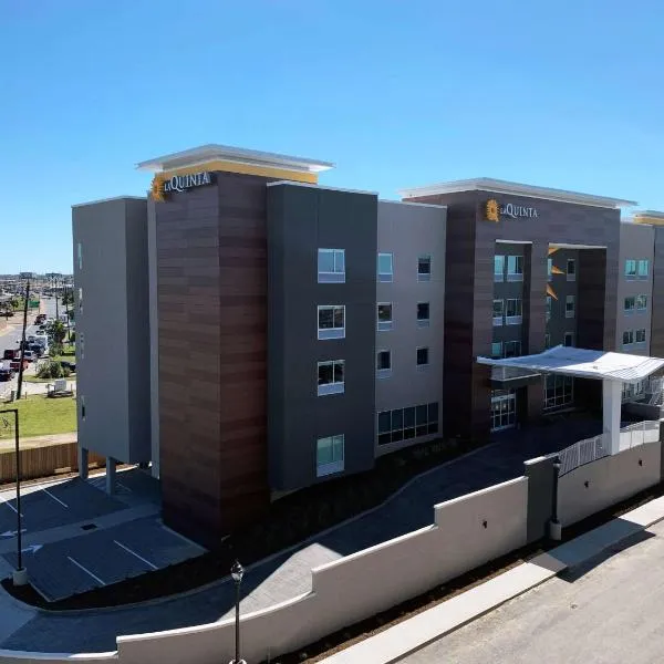 La Quinta Inn & Suites by Wyndham Galveston North at I-45，加爾維斯敦的飯店