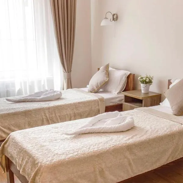 Mandarin Restoran & Hostel, hotel in Haapsalu