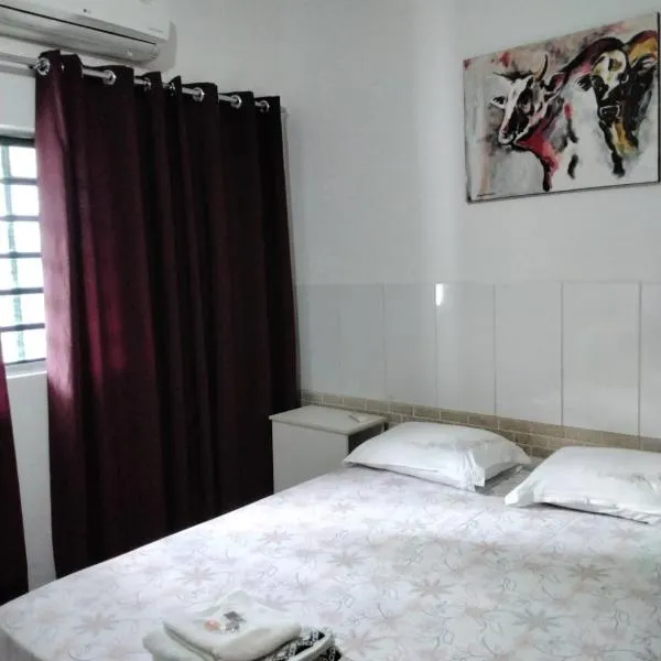 Suíte 08 - Aconchegante e Exclusiva、クイアバのホテル