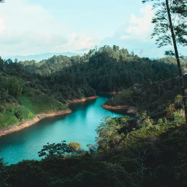 Cabañas Refugio Himalaya, hotel v destinaci Guatapé