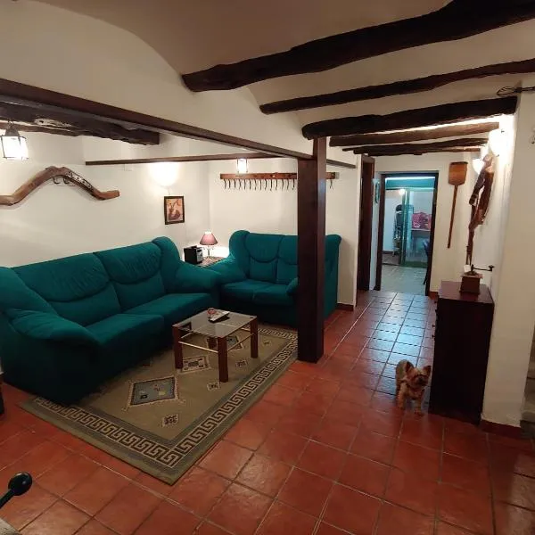 Casa Rural Sarrion, hotel in Teruel