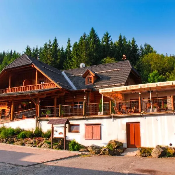 Srub Karolina, hotel v Deštném v Orlických horách