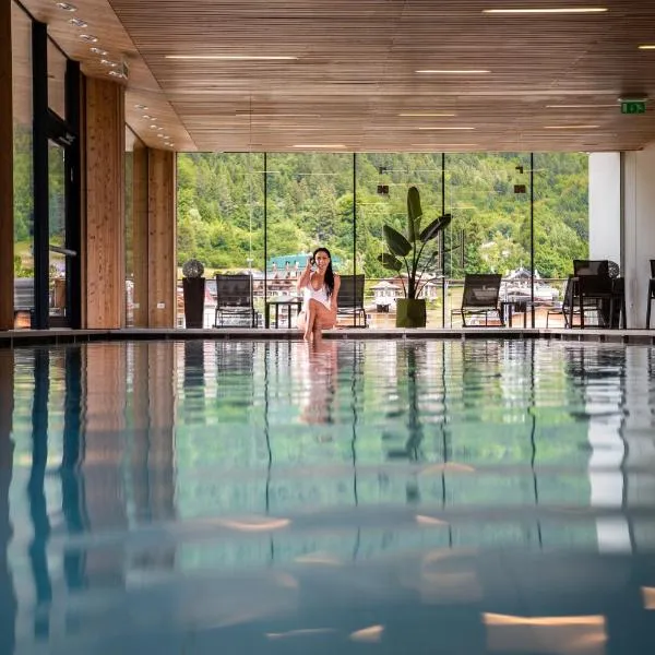 Corona Dolomites Hotel, ξενοδοχείο σε Andalo