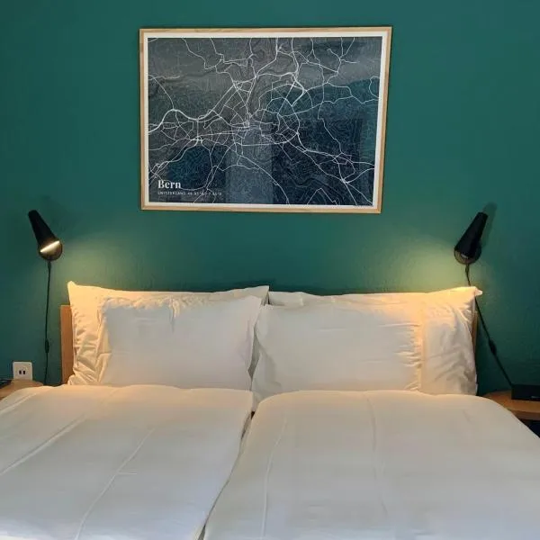 5th Floor Basic Rooms - shared bathrooms, hotel en Interlaken