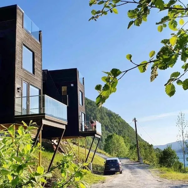 Mikrohyttene i Åkrafjorden, hotel in Etnesjøen