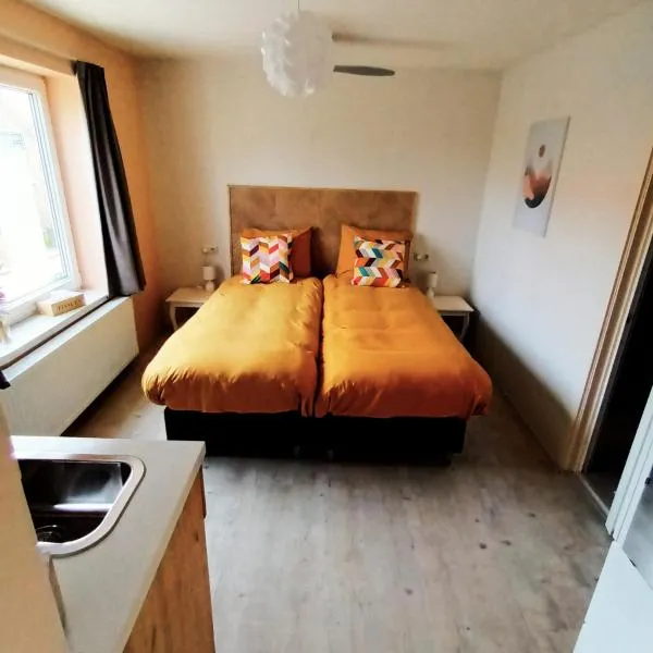 BB De Hinker, hotel in Cothen