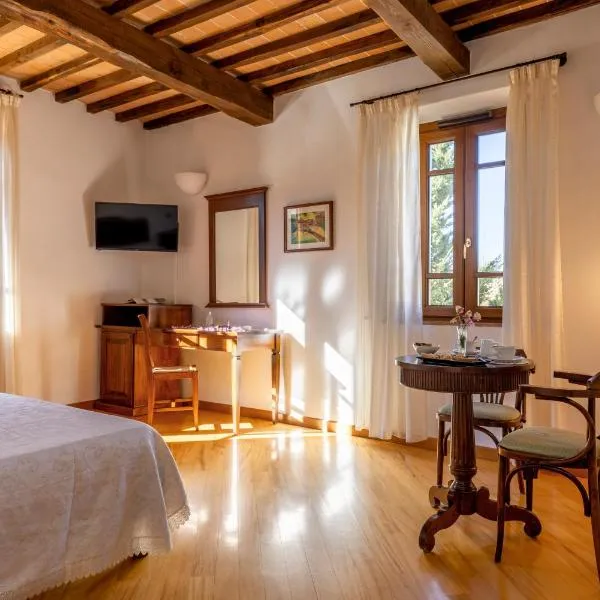 Hotel La Pace, hotel sa Asciano