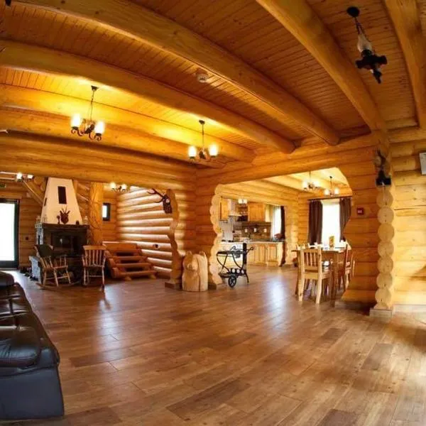 Casa Pădurarului、Prisaca Dorneiのホテル