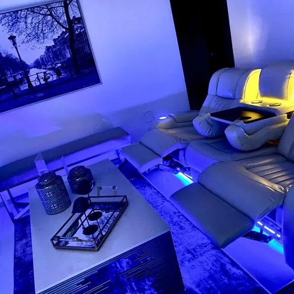 Spectacular PentHouse with private jacuzzi terrace, hotel in Santiago de los Caballeros