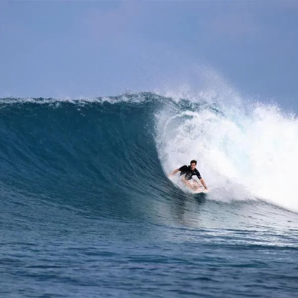 Mikado Surf Camp, готель у місті Thimarafushi