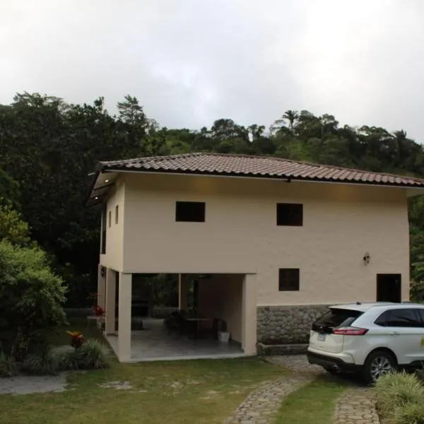 Cabaña Kundalini, hotel in Antón