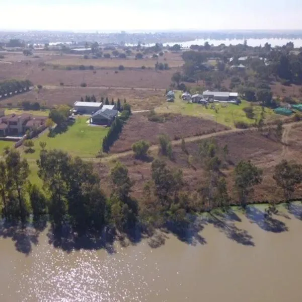 Holiday Flat at Vaaldam Sgt Pepper's, hotel i Oranjeville