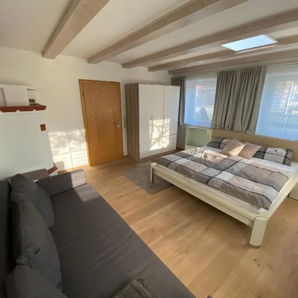 Gästezimmer Kirchdorf, hotel in Unteropfingen