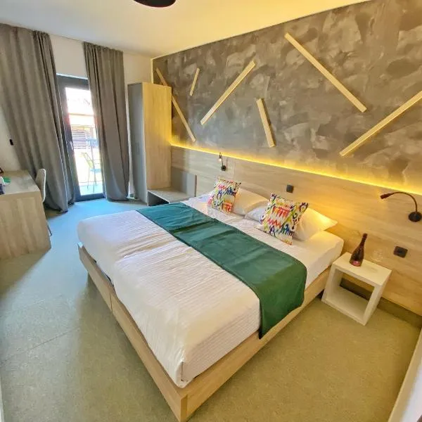 16 Lakes Hotel, hotel v Grabovaci