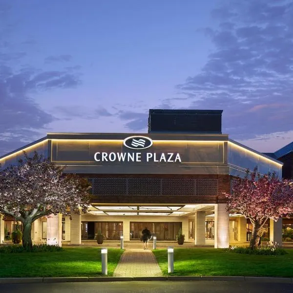 Crowne Plaza Providence-Warwick (Airport) by IHG、ワーウィックのホテル