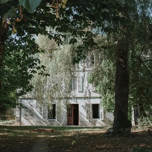 Logis de la Rose โรงแรมในเกรย์