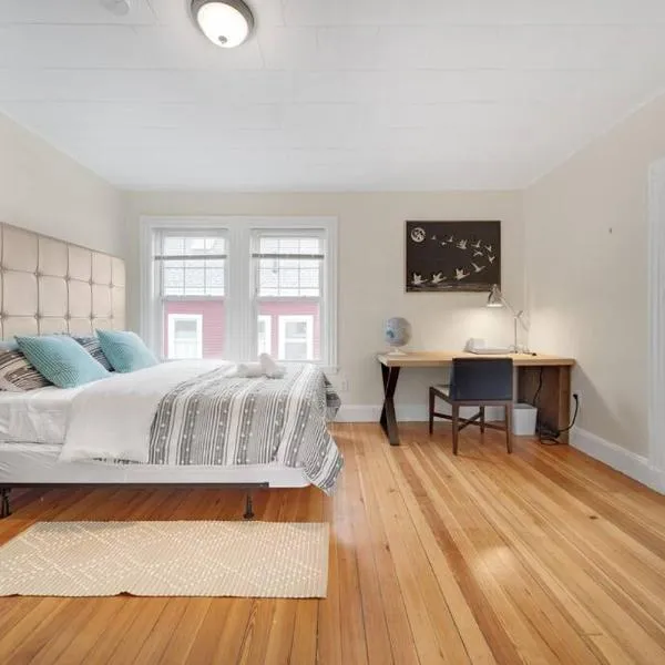 5BR 2BH Bright & Spacious Apt in Brighton, hotel in Boston