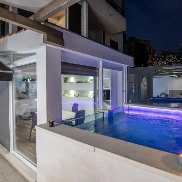 Luxury apartment Martinis with pool, hotel ve Splitu