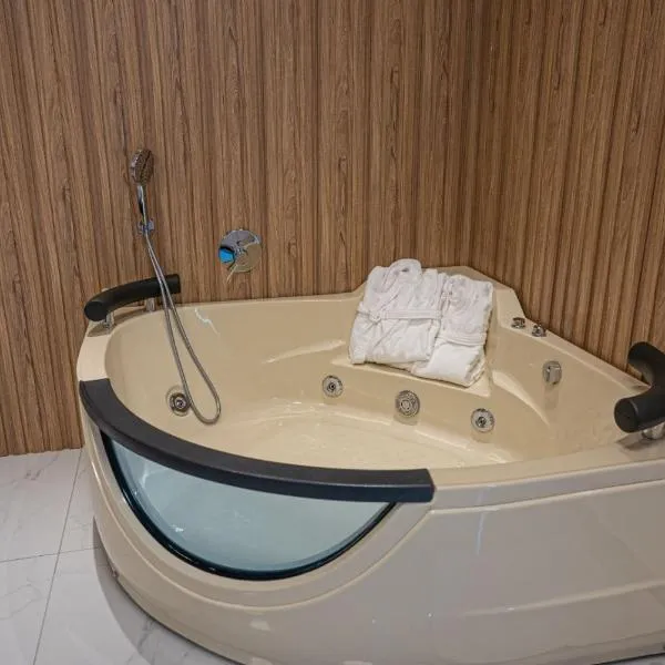 סוויטות לב הגולן - Golan center suite, hotel v destinaci Mas'ada