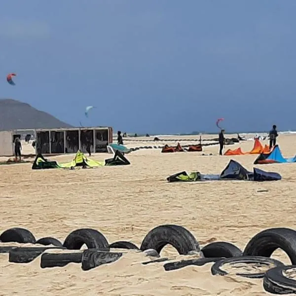 Atlantic Sal Hostel，位于圣玛丽亚的酒店