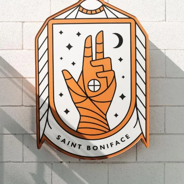 Saint Boniface Hotel, hotel in Indio