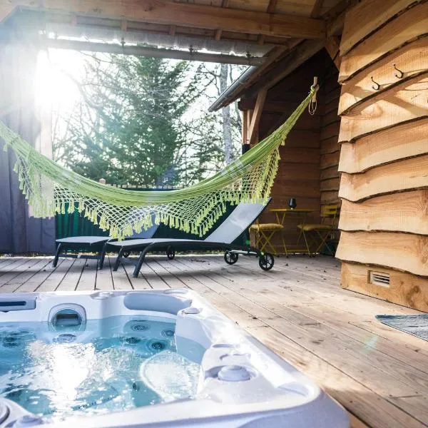 Charmante Cabane dans les arbres avec jacuzzi et sauna, hôtel à Boismorand