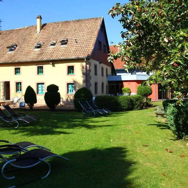 Hôtel Restaurant Les Alisiers、ラプートロワのホテル