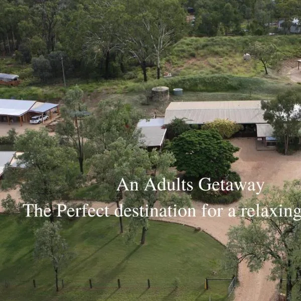 Rubyvale Motel & Holiday Units - An Adults Only Getaway, hôtel à Rubyvale