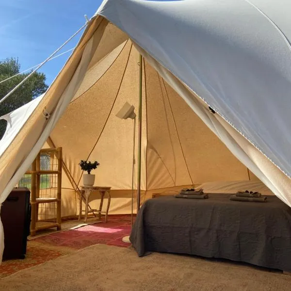 Paraiso Bell Tent, ξενοδοχείο σε Τορτόζα