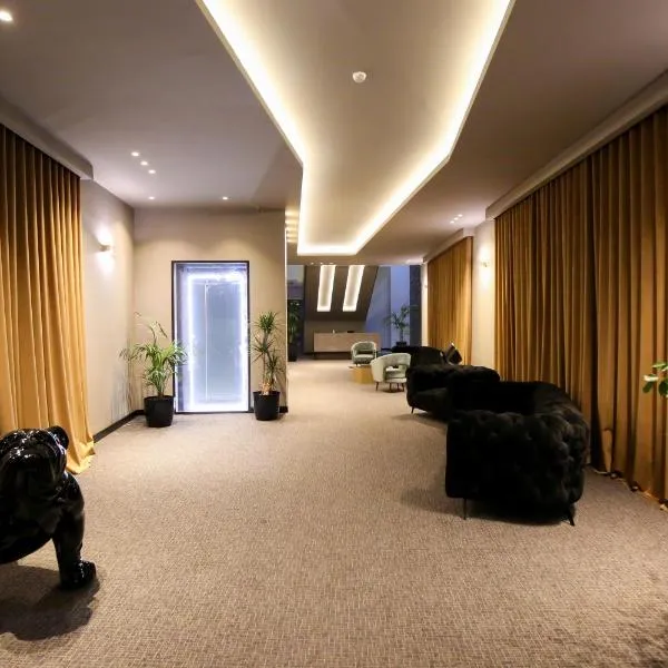 The Central View Boutique Hotel, hotel di Vlorë
