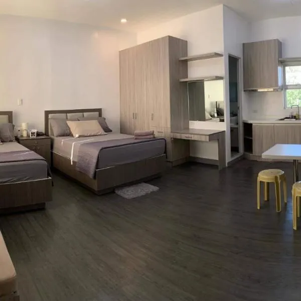 Cozy Unit at the heart of Balanga City, hotel v destinaci Balanga