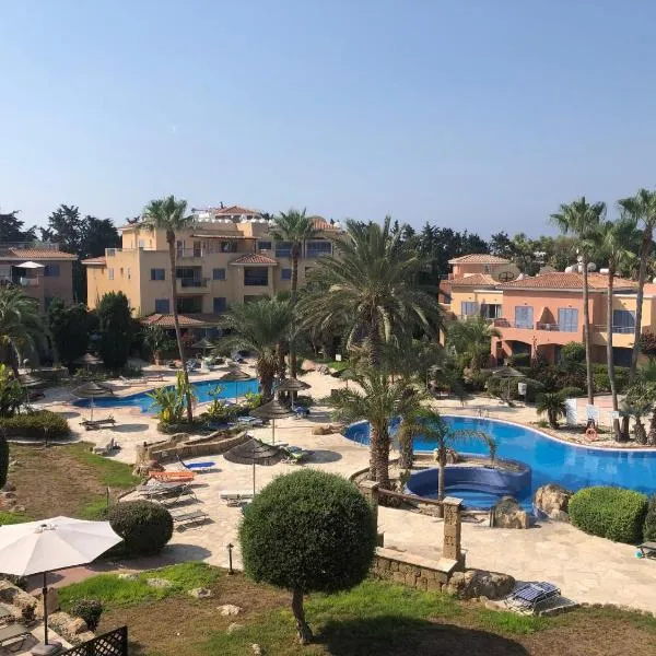 Limnaria Gardens - 1 bedroom, sunny apartment with stunning pool views, hotell Paphoses