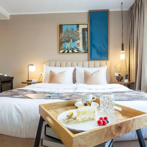 Delphi Hotel & Restaurant: Neu Wulmstorf şehrinde bir otel