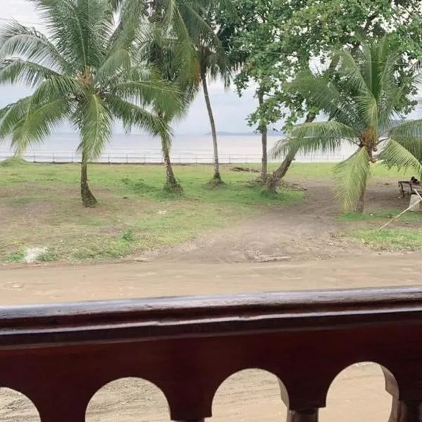 Aloja-T en Casa de Playa Bahia Solano, hotel v destinaci Bahía Solano